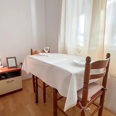 Apartment Seaside And Baska Voda