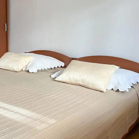 Apartment Seaside And Baska Voda