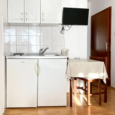 Apartment Seaside And Baska Voda