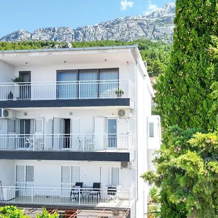 Apartment Seaside And Baska Voda