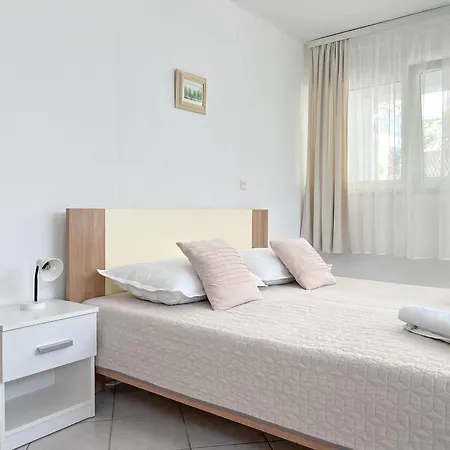 Seaside And Apartment *